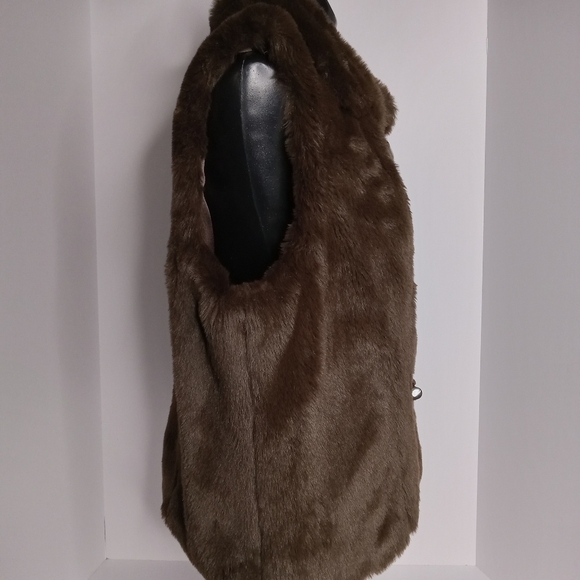 METRO 7 BROWN FAUX FUR VEST WITH 3 TOGGLE BUTTON CLOSURES‎ SIZE XL - Picture 7 of 15
